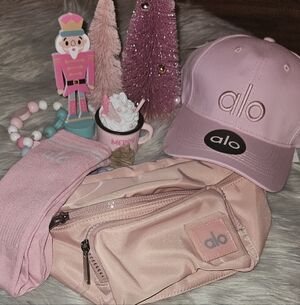 Yoga Pink Cap and Bag Set